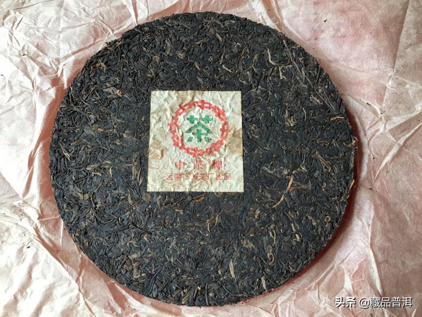 2001年下关铁饼，云南七子饼茶的杰出代表，详解包装防伪细节